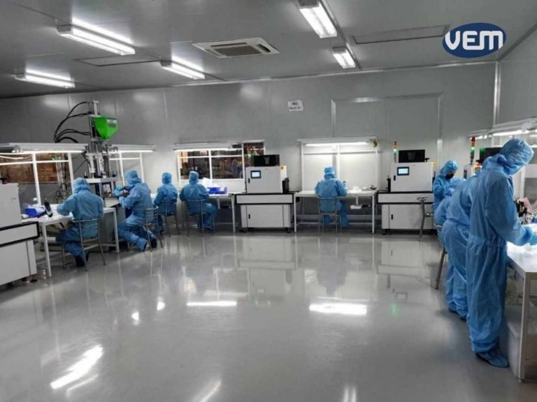 cleanroom assembly manufacturing