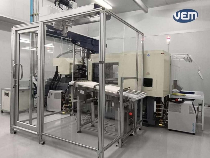 cleanroom injection machine